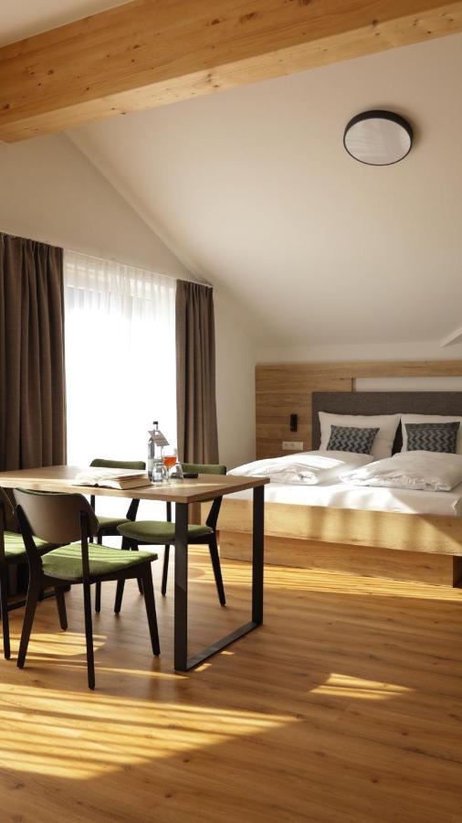 Apartment Room with Kitchenette,1537274494:JPEG